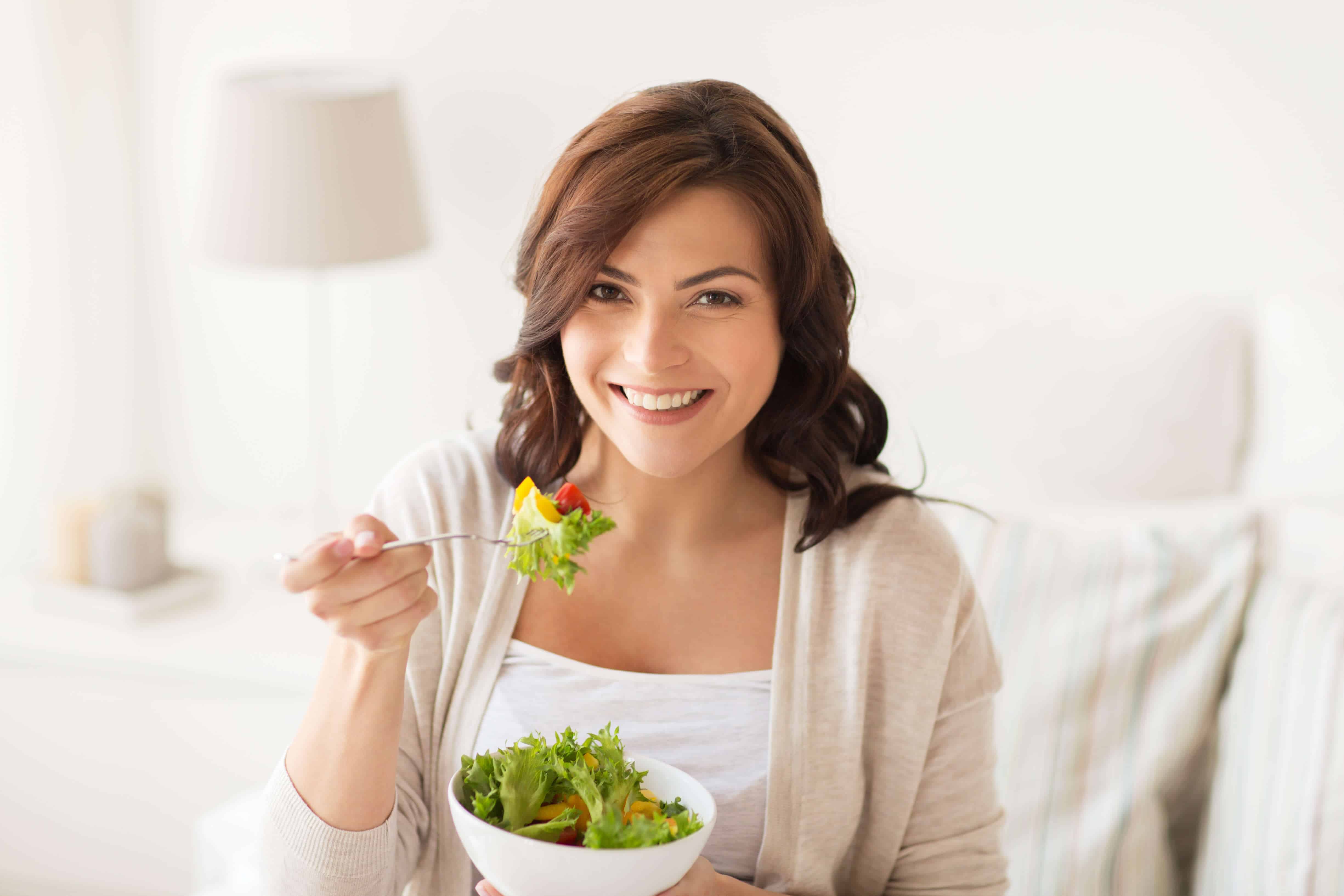 eating healthy green vegetables